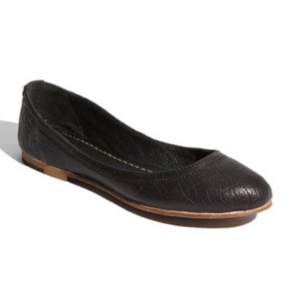 Frye Shoes - Frye Carson Ballet Flats in Black